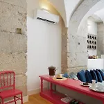 Residentas Apostolos