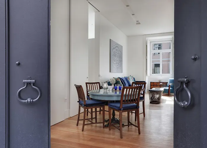 Residentas Apostolos *