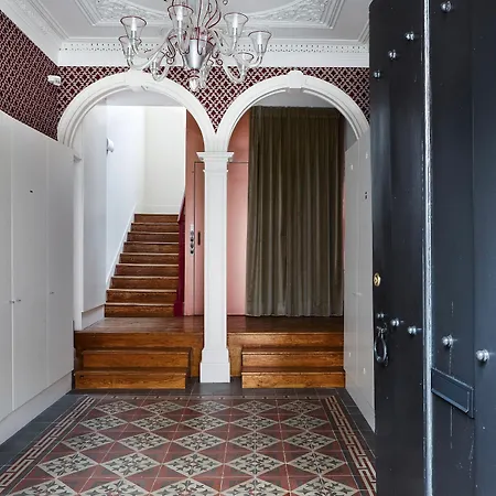 Residentas Apostolos *