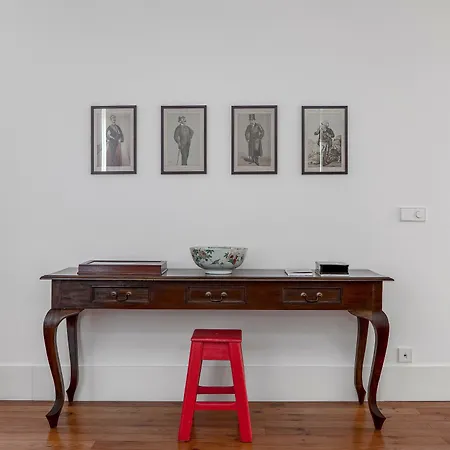 Residentas Apostolos *