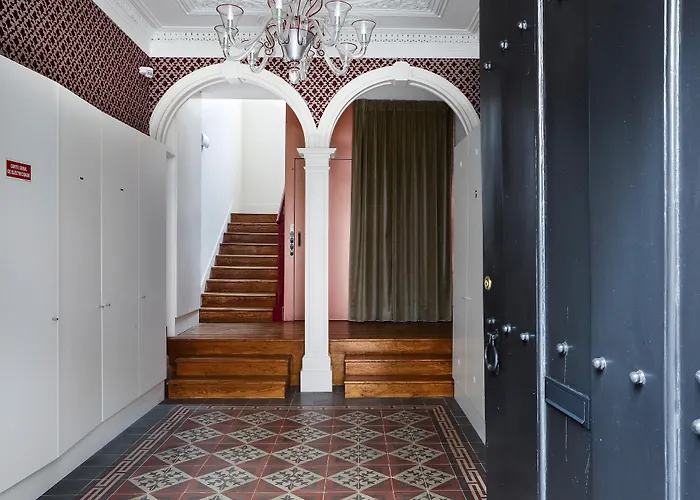 Residentas Apostolos *