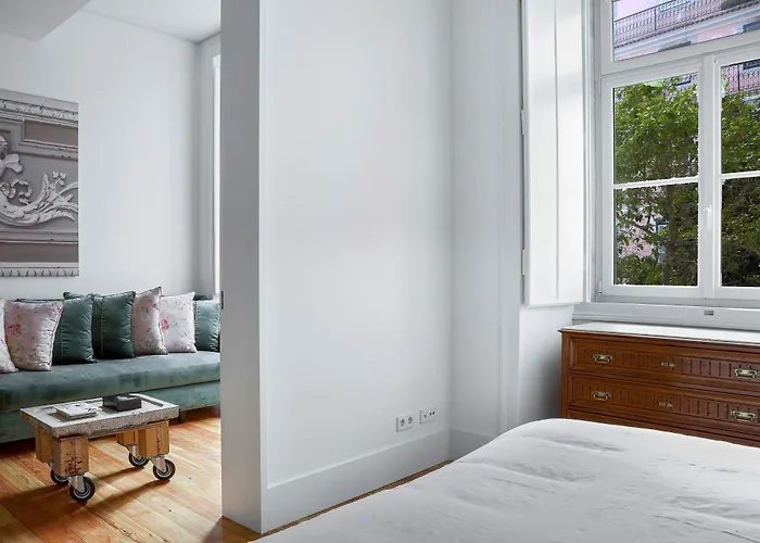 Residentas Apostolos *