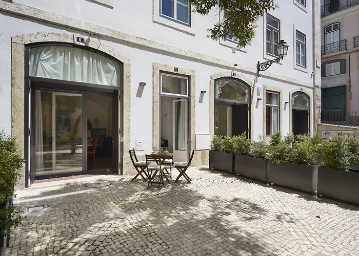 Residentas Apostolos *