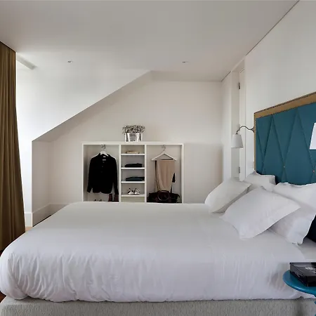 Residentas Apostolos *